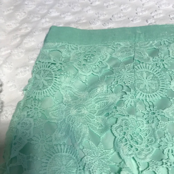 Green lace skirt to match previously listed top - Picture 2 of 3